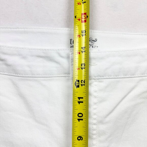 Terra & Sky Women's Vivid White Stretch A-Line Denim Shorts Plus Size 26W NWT - Picture 8 of 10
